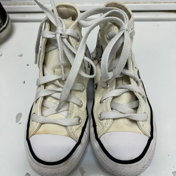 Converse Kids Chuck Taylor High Tops – Butterfly Embroidery – Size 11 - Picture 1 of 3